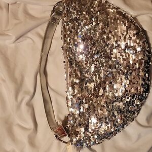 New with Tags Sparkly Bongo purse